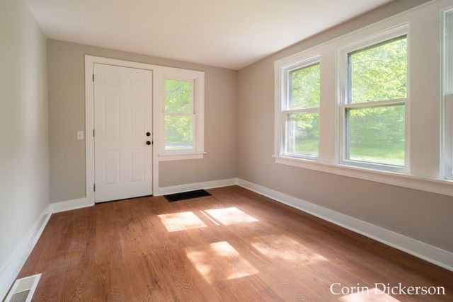 10860 Douglas Avenue, Plainwell, MI 49080