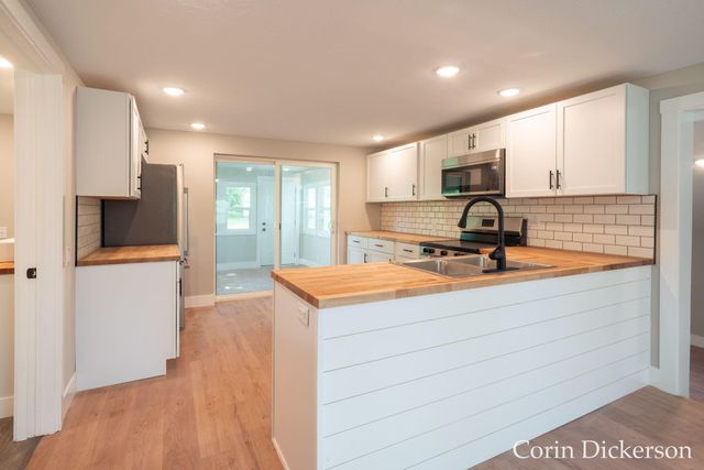 10860 Douglas Avenue, Plainwell, MI 49080