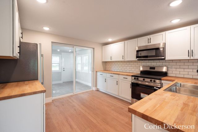 10860 Douglas Avenue, Plainwell, MI 49080