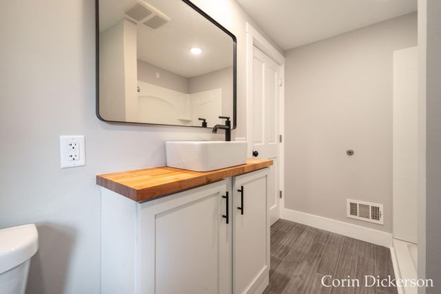 10860 Douglas Avenue, Plainwell, MI 49080