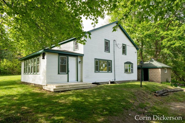 10860 Douglas Avenue, Plainwell, MI 49080