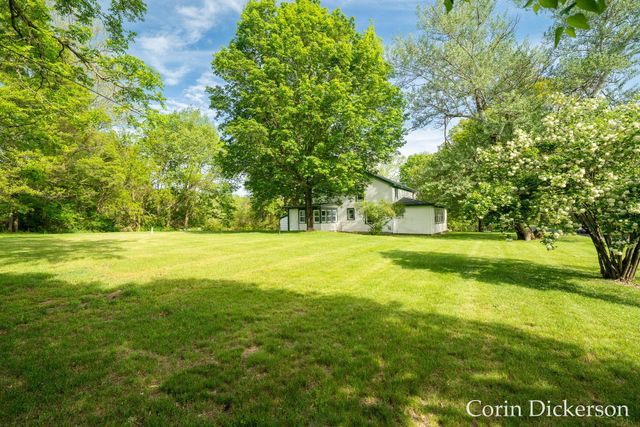10860 Douglas Avenue, Plainwell, MI 49080