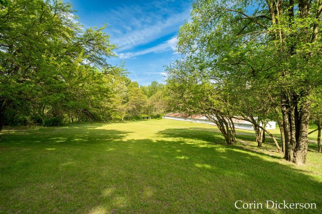 10860 Douglas Avenue, Plainwell, MI 49080