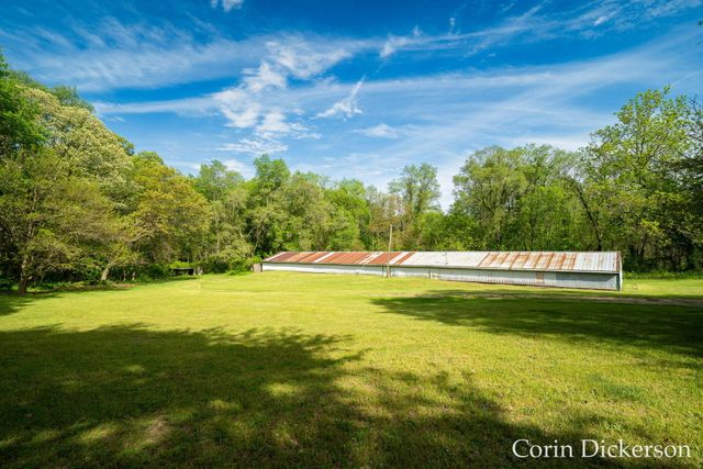 10860 Douglas Avenue, Plainwell, MI 49080