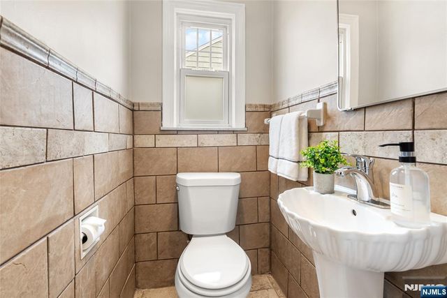 5 Northview Terrace, Maplewood, NJ 07040