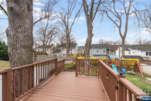 5 Northview Terrace, Maplewood, NJ 07040