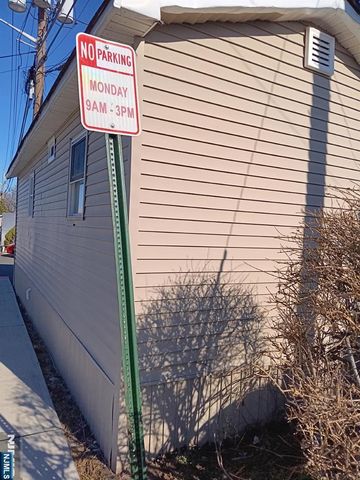 40 Poplar Street, Lodi, NJ 07644