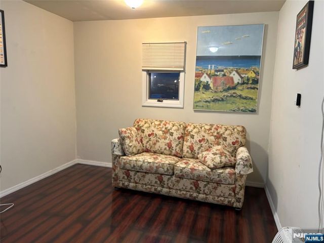 40 Poplar Street, Lodi, NJ 07644