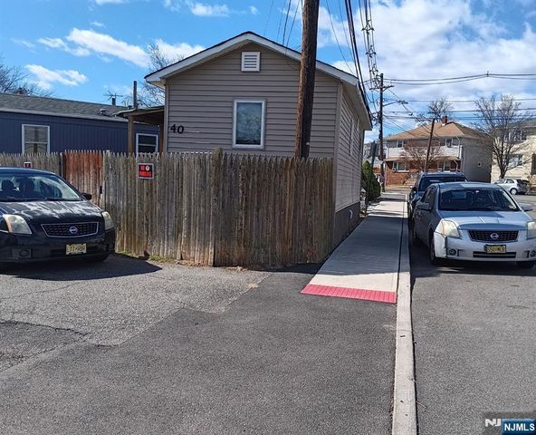 40 Poplar Street, Lodi, NJ 07644