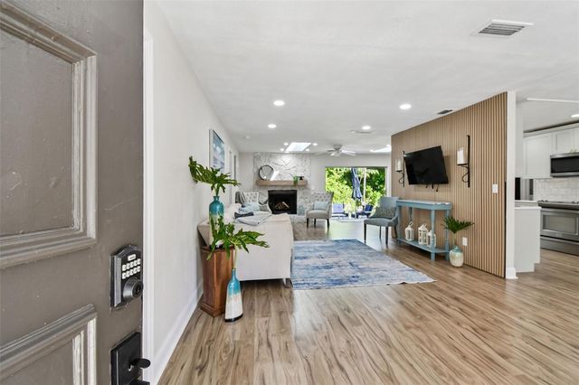 34 HARBOR OAKS CIRCLE, Safety Harbor, FL 34695