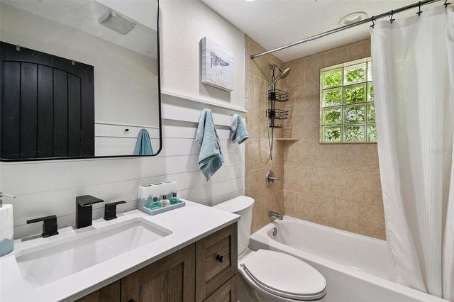 34 HARBOR OAKS CIRCLE, Safety Harbor, FL 34695