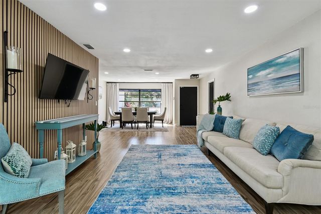 34 HARBOR OAKS CIRCLE, Safety Harbor, FL 34695