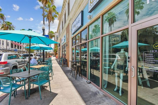 34 HARBOR OAKS CIRCLE, Safety Harbor, FL 34695