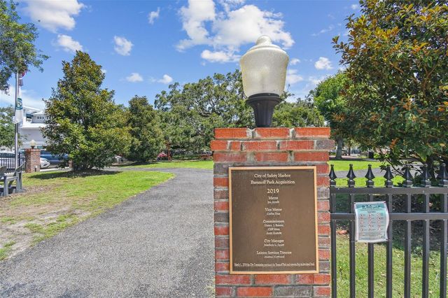 34 HARBOR OAKS CIRCLE, Safety Harbor, FL 34695