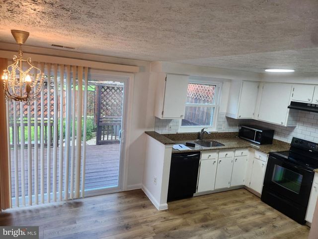 4672 WHITAKER PL, Woodbridge, VA 22193