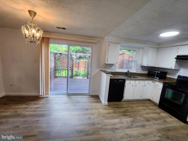 4672 WHITAKER PL, Woodbridge, VA 22193