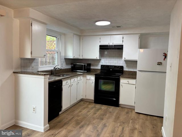 4672 WHITAKER PL, Woodbridge, VA 22193