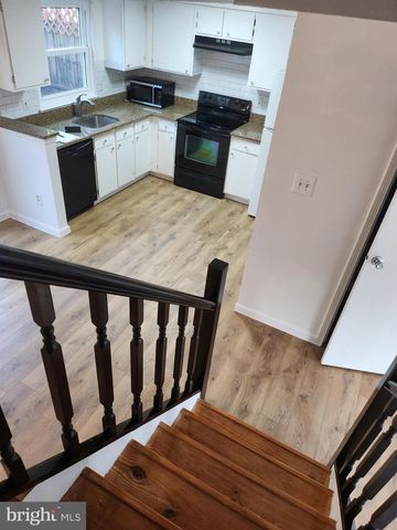 4672 WHITAKER PL, Woodbridge, VA 22193