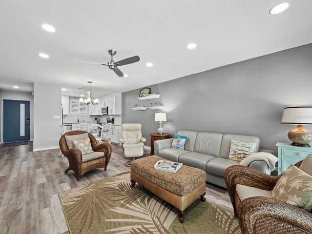 500 S WASHINGTON DRIVE 19B, Sarasota, FL 34236