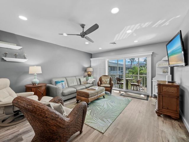 500 S WASHINGTON DRIVE 19B, Sarasota, FL 34236