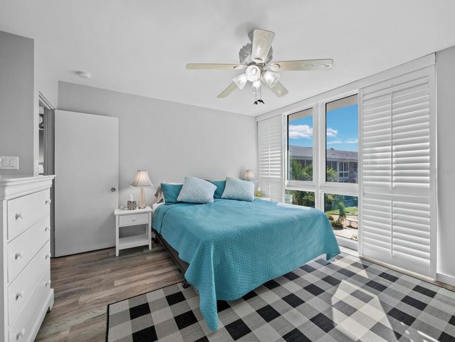 500 S WASHINGTON DRIVE 19B, Sarasota, FL 34236