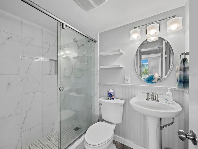 500 S WASHINGTON DRIVE 19B, Sarasota, FL 34236