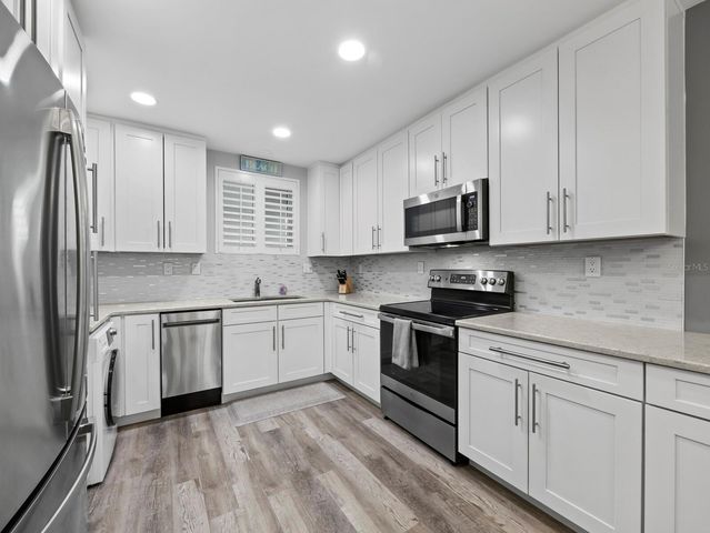 500 S WASHINGTON DRIVE 19B, Sarasota, FL 34236