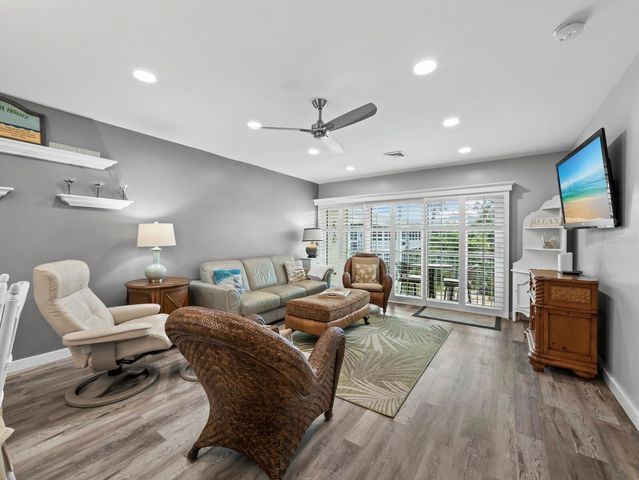 500 S WASHINGTON DRIVE 19B, Sarasota, FL 34236