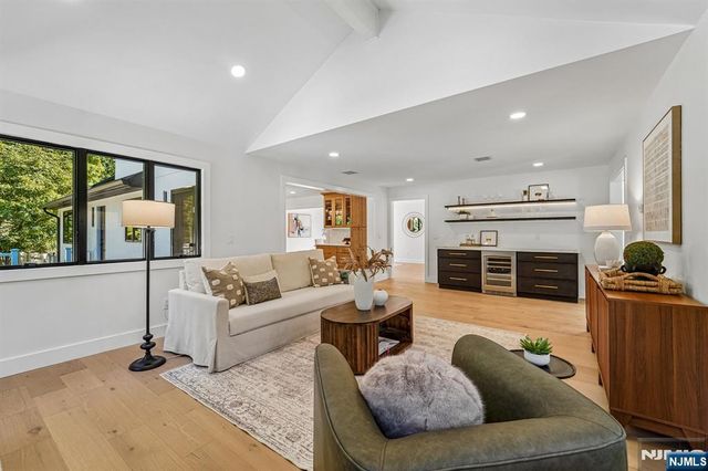 45 Lake Road, Upper Saddle River, NJ 07458
