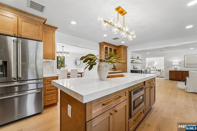 45 Lake Road, Upper Saddle River, NJ 07458
