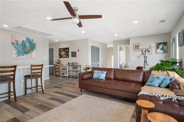 106 Lighthouse DR, Hampton, VA 23664