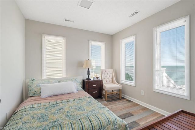 106 Lighthouse DR, Hampton, VA 23664