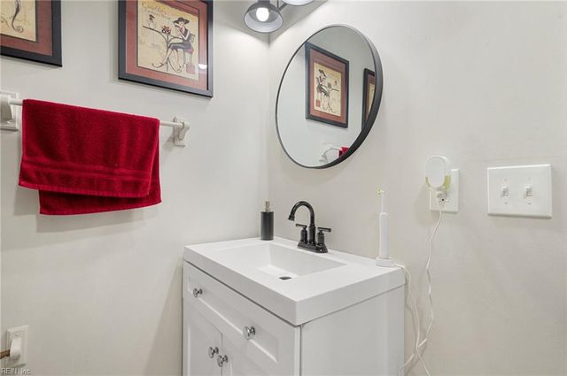 106 Lighthouse DR, Hampton, VA 23664