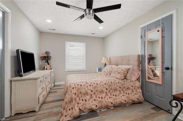 106 Lighthouse DR, Hampton, VA 23664