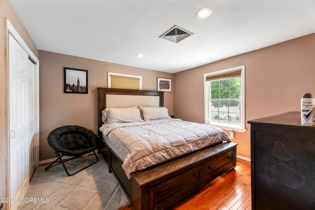 3 S Minnisink Avenue S, Sayreville, NJ 08872