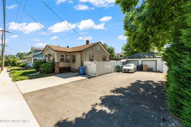 3 S Minnisink Avenue S, Sayreville, NJ 08872
