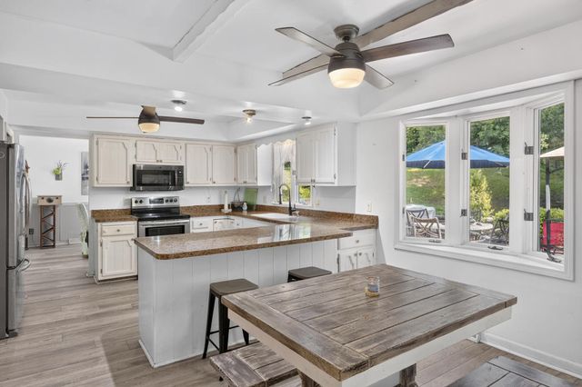 806 W 126th Court, Crown Point, IN 46307