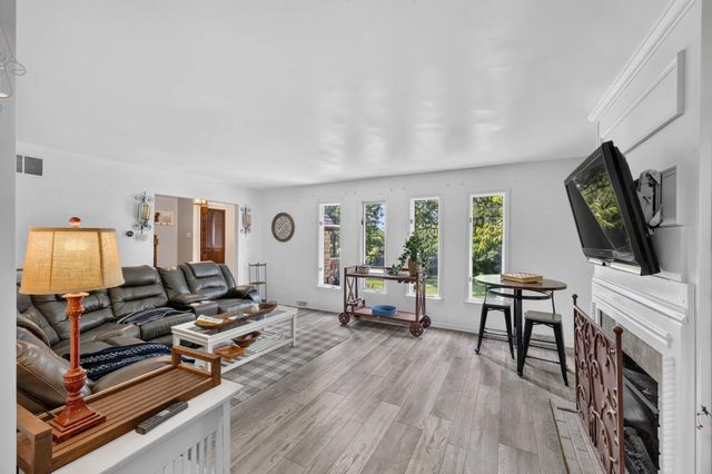 806 W 126th Court, Crown Point, IN 46307