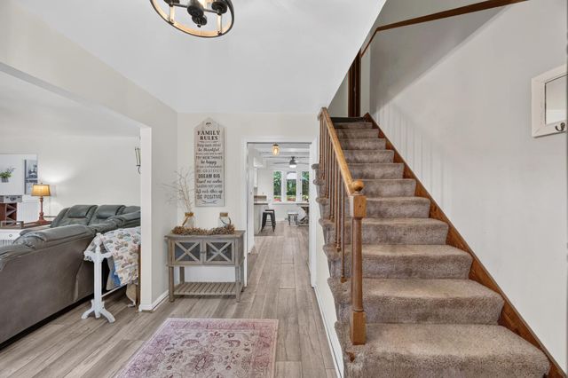806 W 126th Court, Crown Point, IN 46307