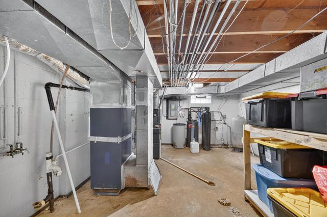 806 W 126th Court, Crown Point, IN 46307