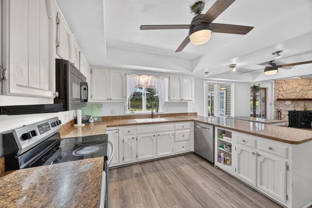 806 W 126th Court, Crown Point, IN 46307