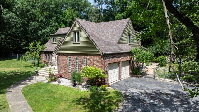 806 W 126th Court, Crown Point, IN 46307