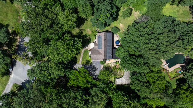 806 W 126th Court, Crown Point, IN 46307