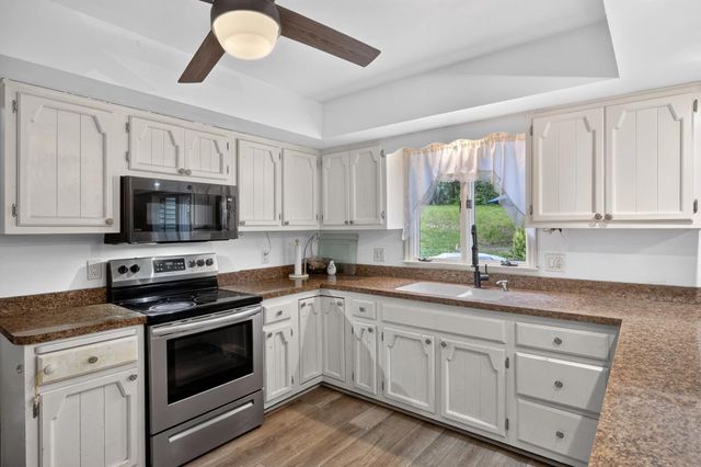 806 W 126th Court, Crown Point, IN 46307