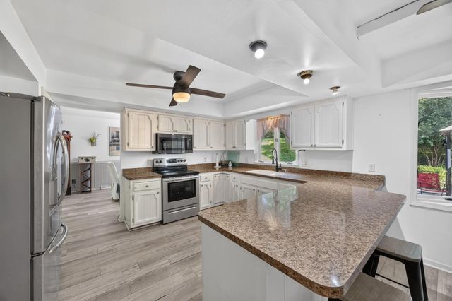 806 W 126th Court, Crown Point, IN 46307