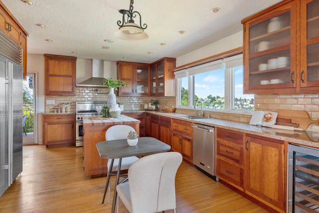 3756 Clayton Avenue W, Los Angeles, CA 90027