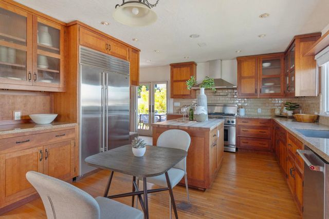 3756 Clayton Avenue W, Los Angeles, CA 90027