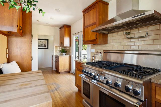 3756 Clayton Avenue W, Los Angeles, CA 90027