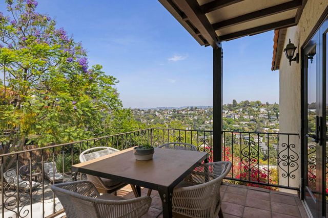 3756 Clayton Avenue W, Los Angeles, CA 90027
