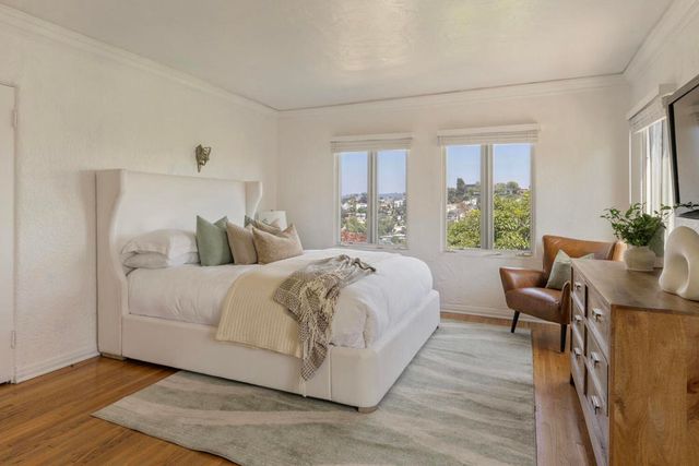 3756 Clayton Avenue W, Los Angeles, CA 90027